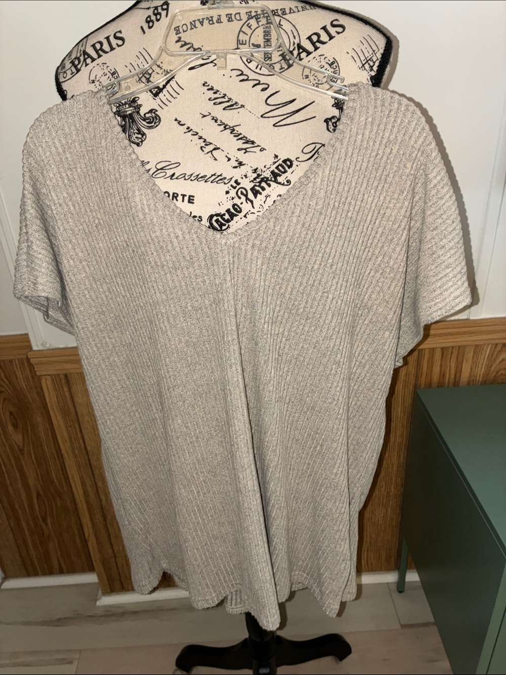 V-Neck Ribbed Short-Sleeve Women's Top Sz XL nwt